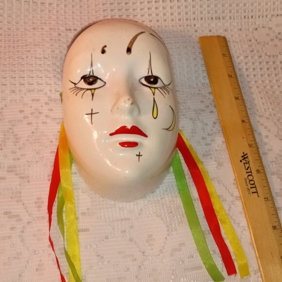 BEAUTIFUL COLORFUL WALL DECOR CERAMIC FACE OF A TEAR DROP AND CROSSMADE IN TAWAN - Picture 1 of 7